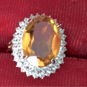 Costume ring Gold Topaz / Diamond
